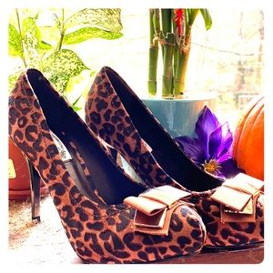 Leopard cheetah heels with silver and gold